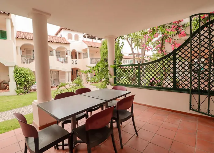 דירה Old Village - Vilamoura T0 Com Patio Bicas